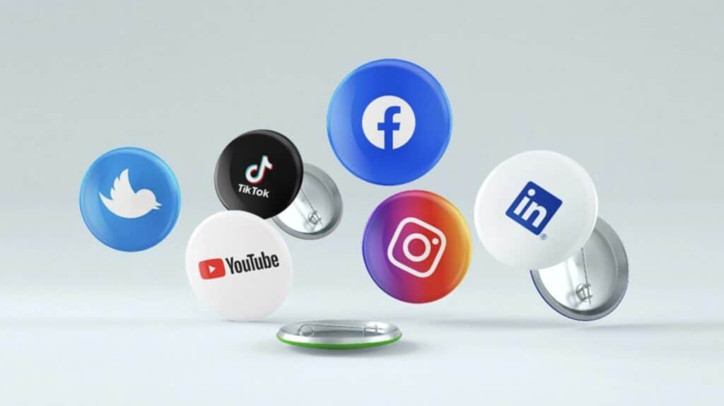 Social Media Tips for Apartment Job Seekers